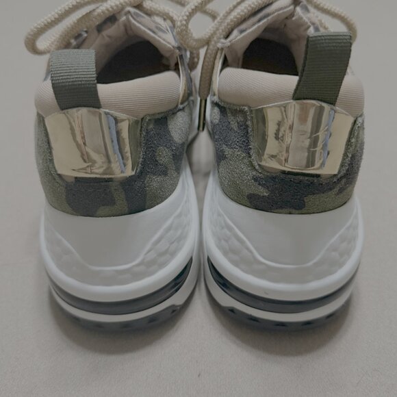 Steve Madden Women's CLIFF Sneakers, Camouflage w/ gold chrome accents, Size 7 - Picture 6 of 9